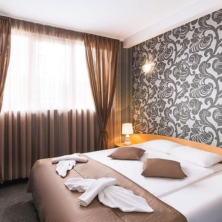 Hotel Central Point Sofia Exterior photo