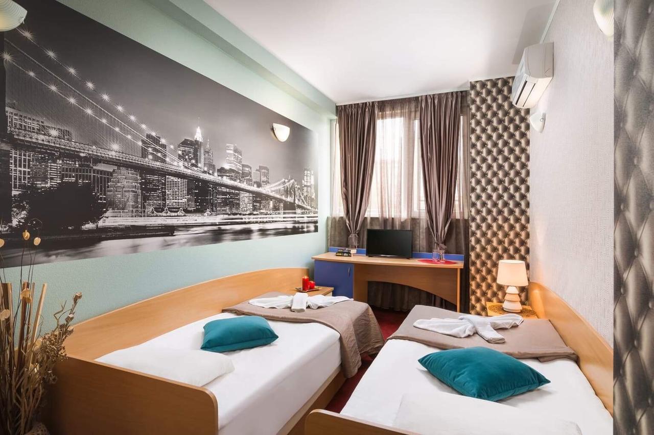 Hotel Central Point Sofia Exterior photo